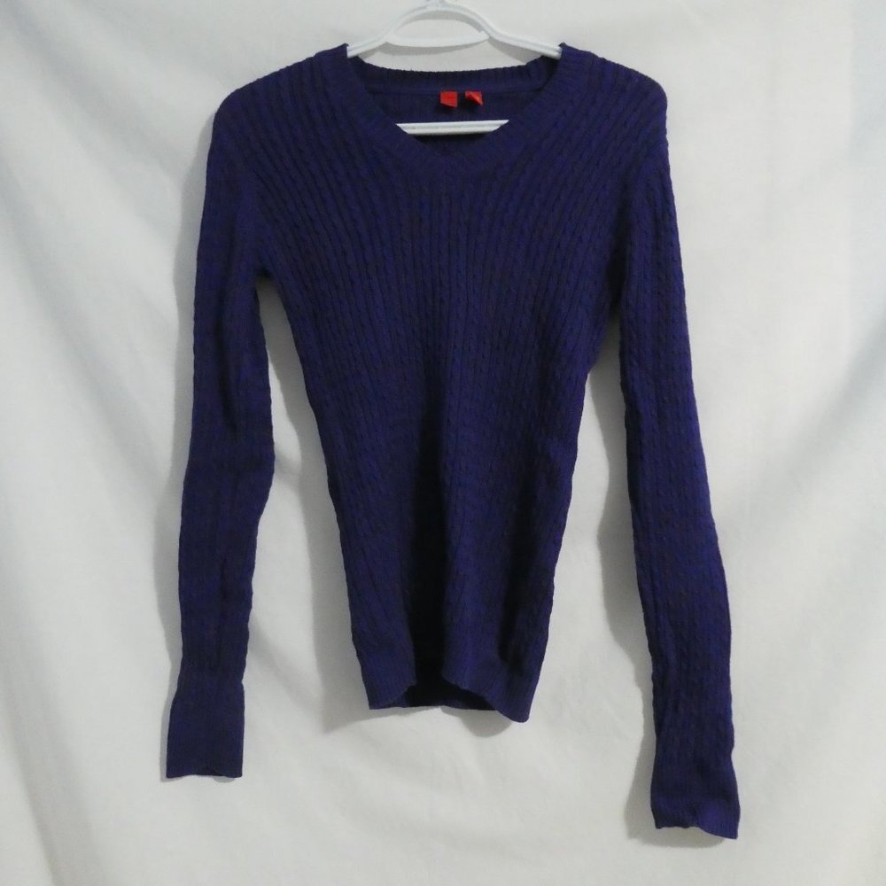 ESPRIT, size small, V-neck sweater
